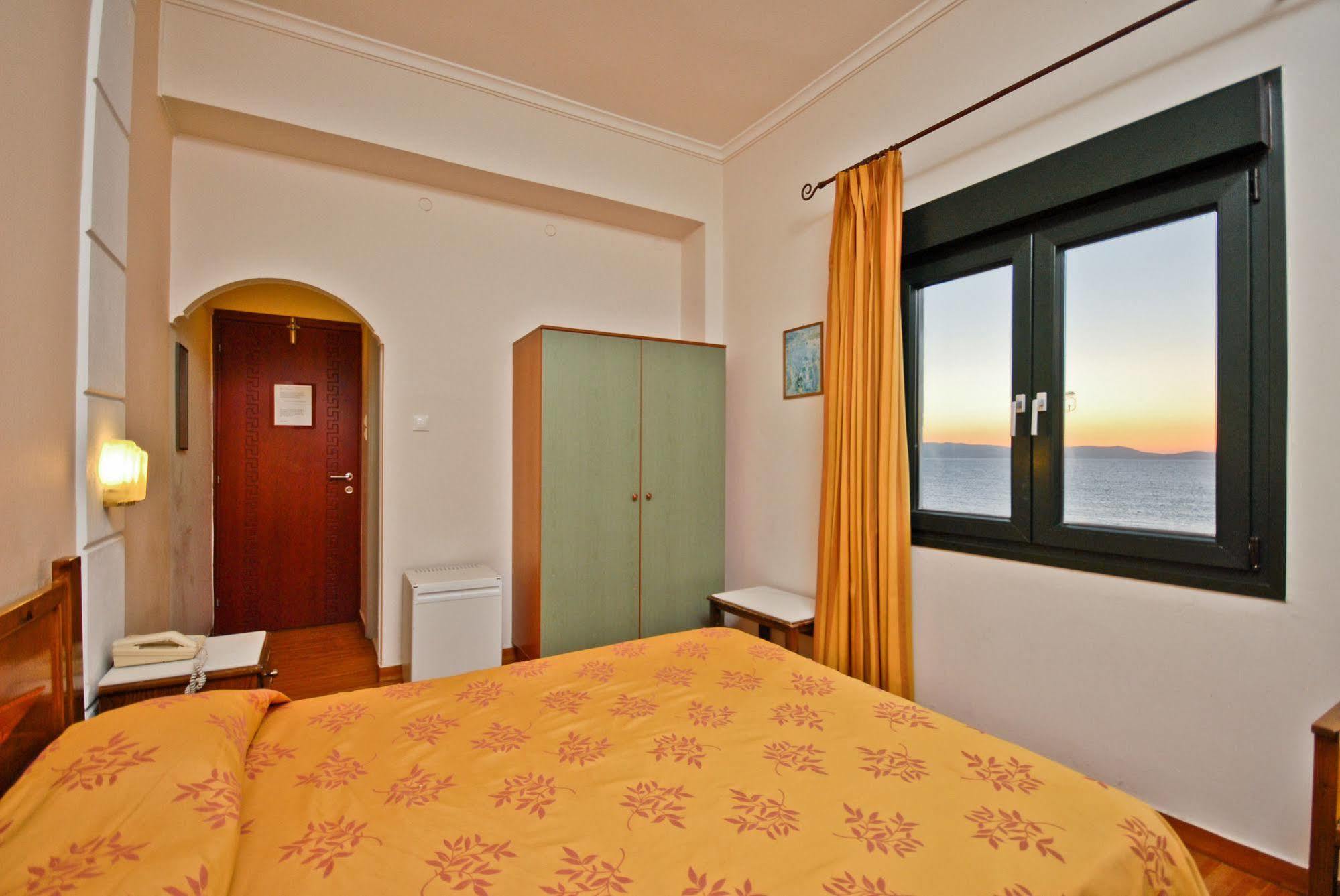 Hotel Coronis Naxos City Екстериор снимка