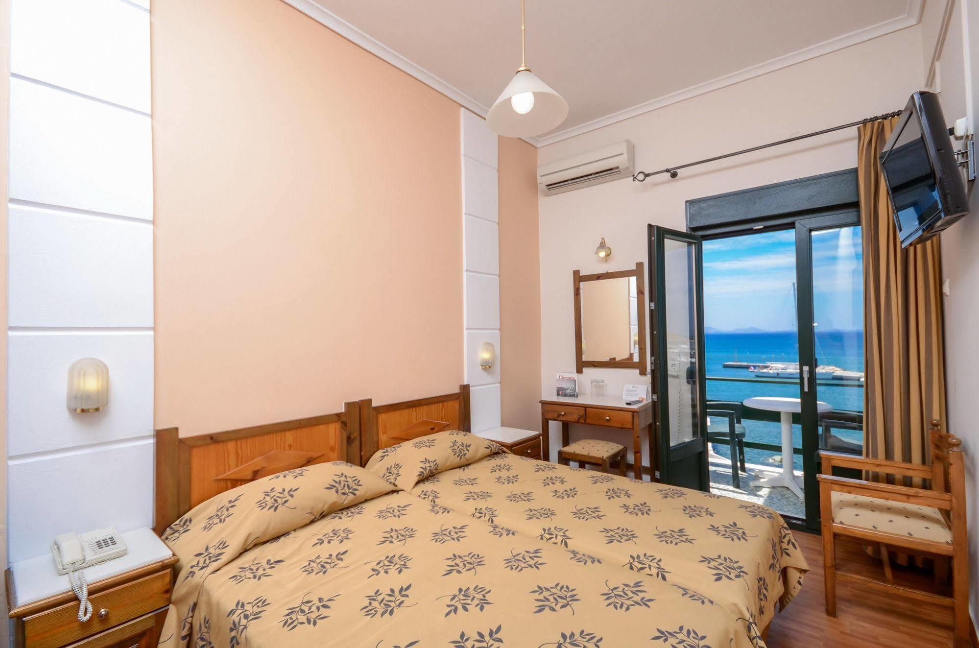 Hotel Coronis Naxos City Екстериор снимка