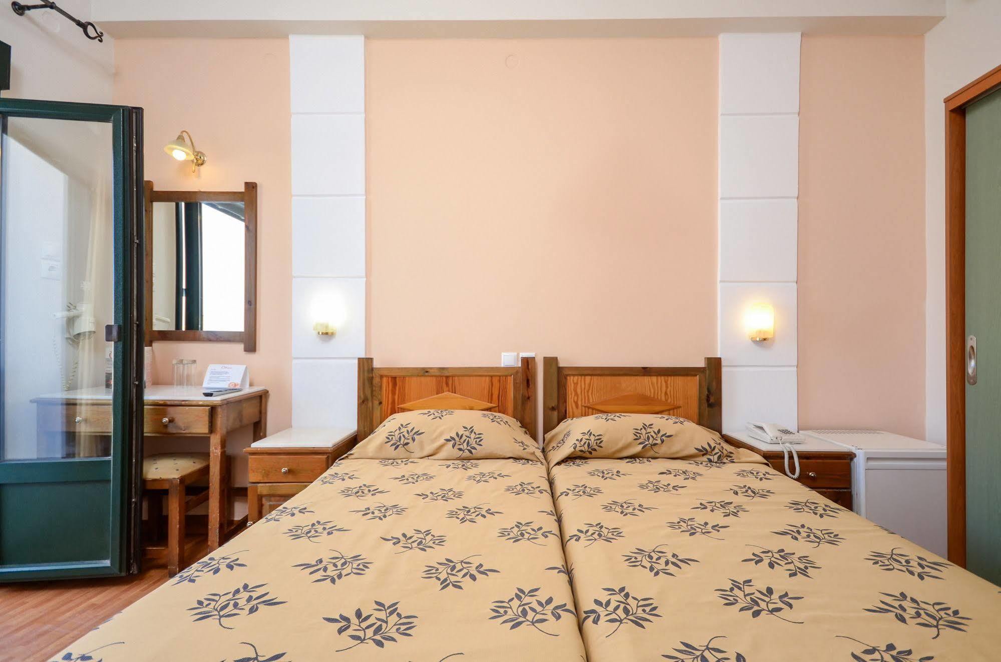 Hotel Coronis Naxos City Екстериор снимка